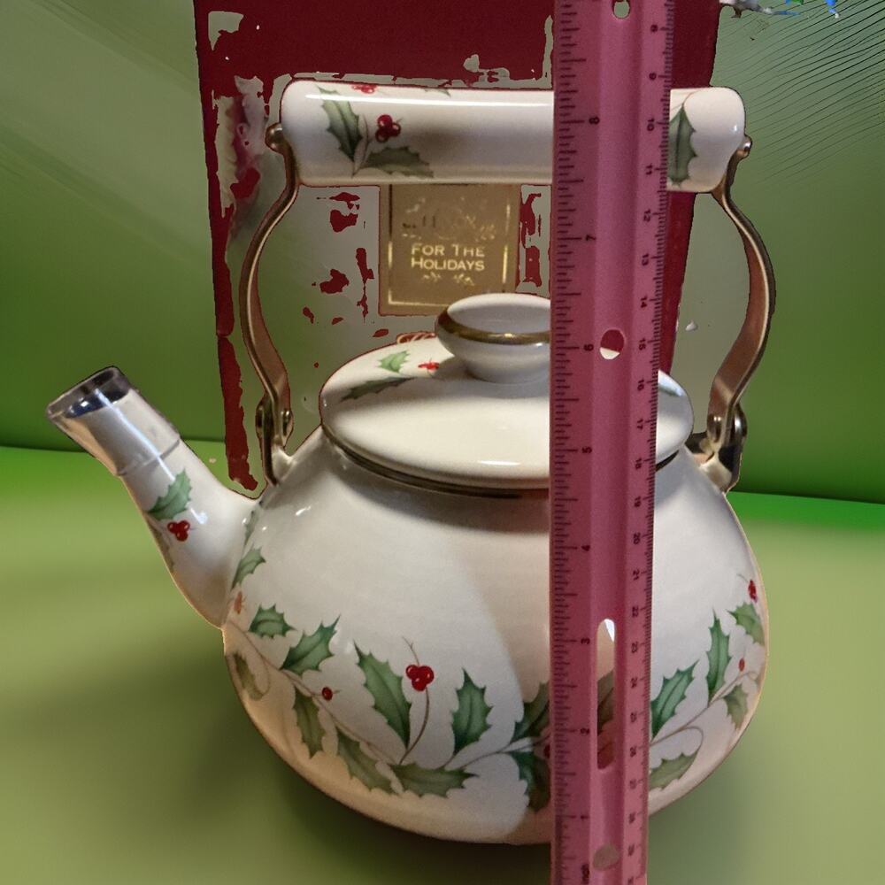Lenox Vntage Holiday Tea Pot w/box Gently Used Condition - Picture 8 of 9